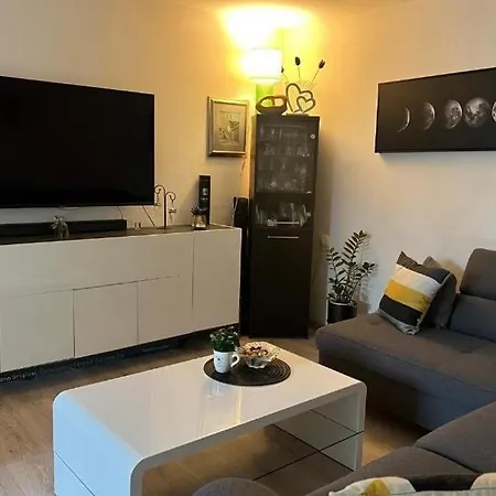 House With A Parking Space - 25463